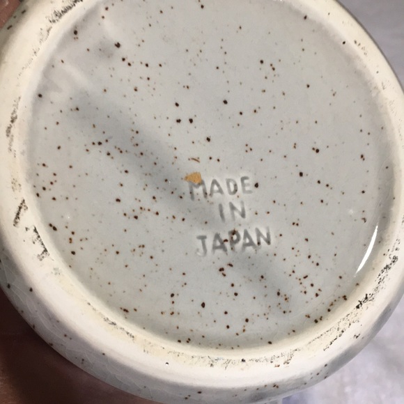 Home Sweet Home Made in Japan taupe & brown yellow flowers watering can - Picture 4 of 4